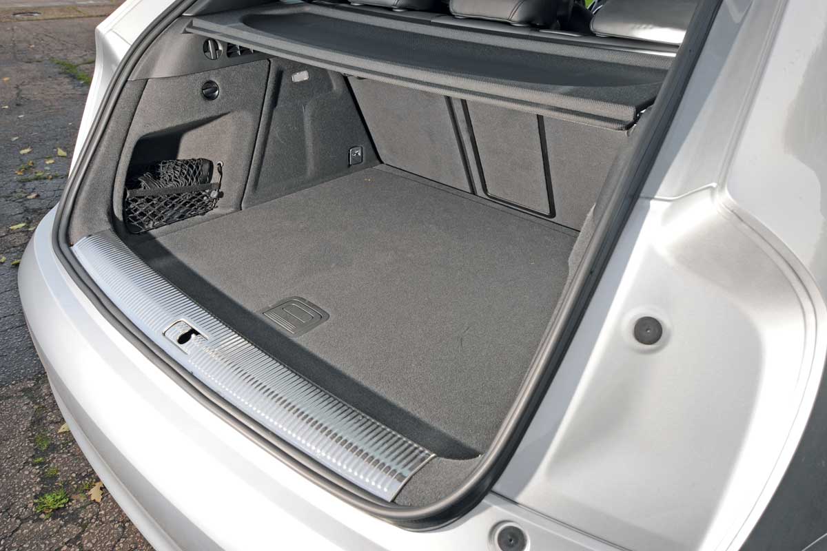 Audi Q3 boot