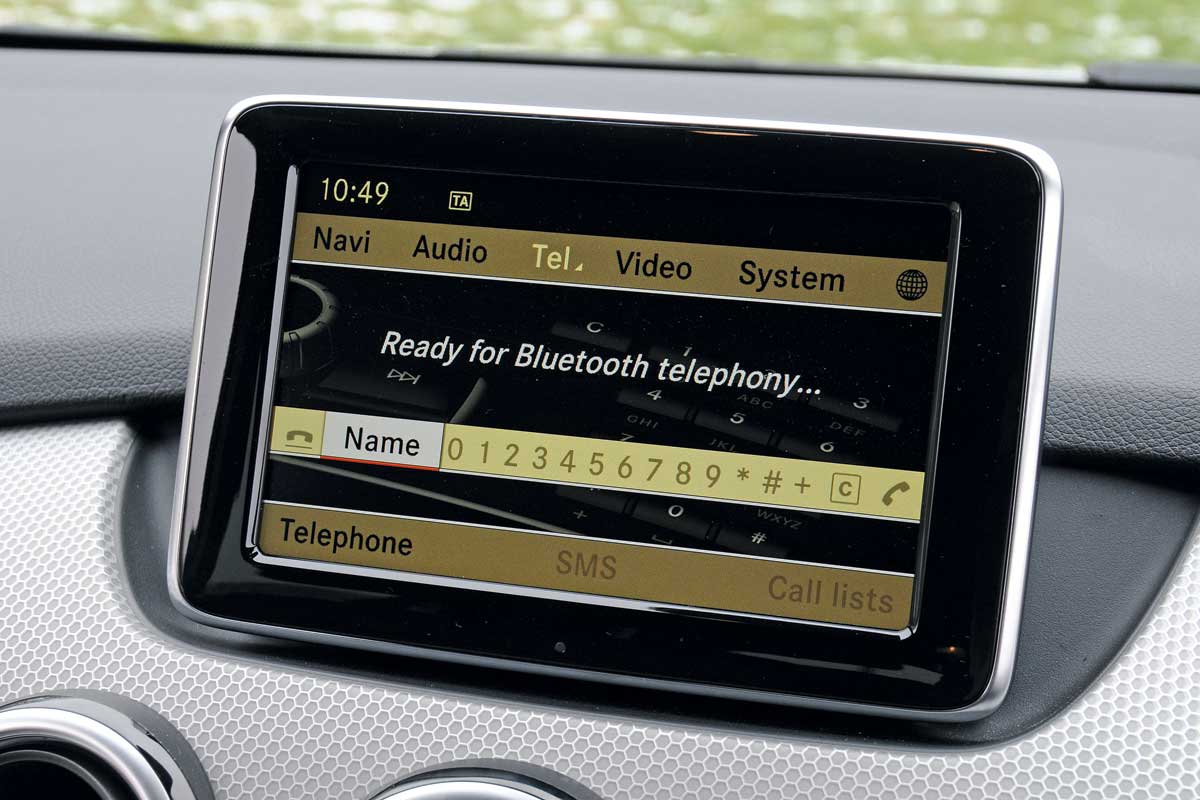 Mercedes B-Class display