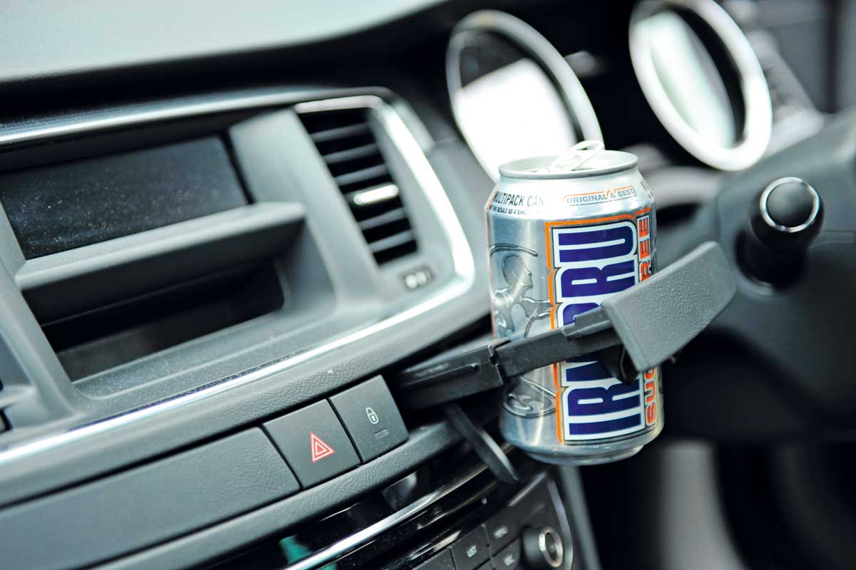 Peugeot 508 SW cup holder