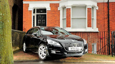 Peugeot 508 SW front three-quarters
