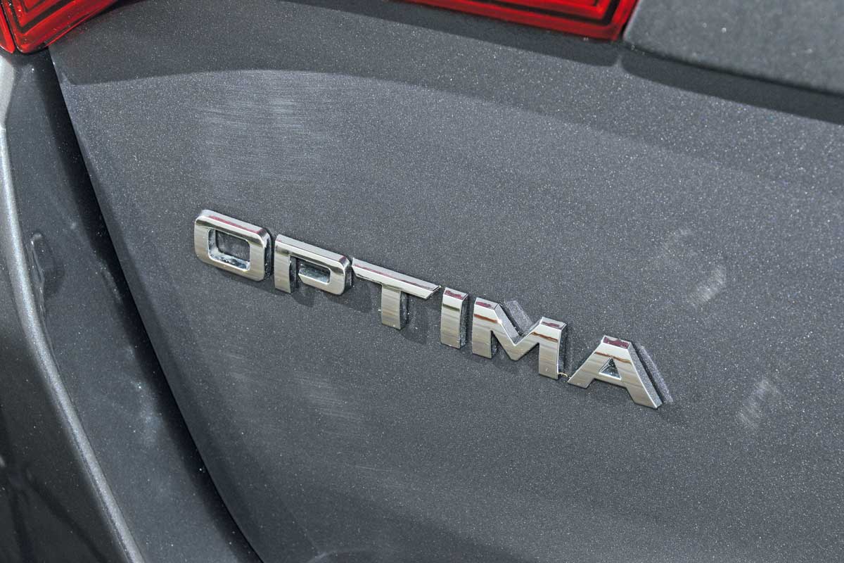 Kia Optima badge