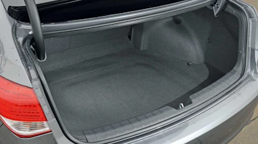 Hyundai i40 saloon boot