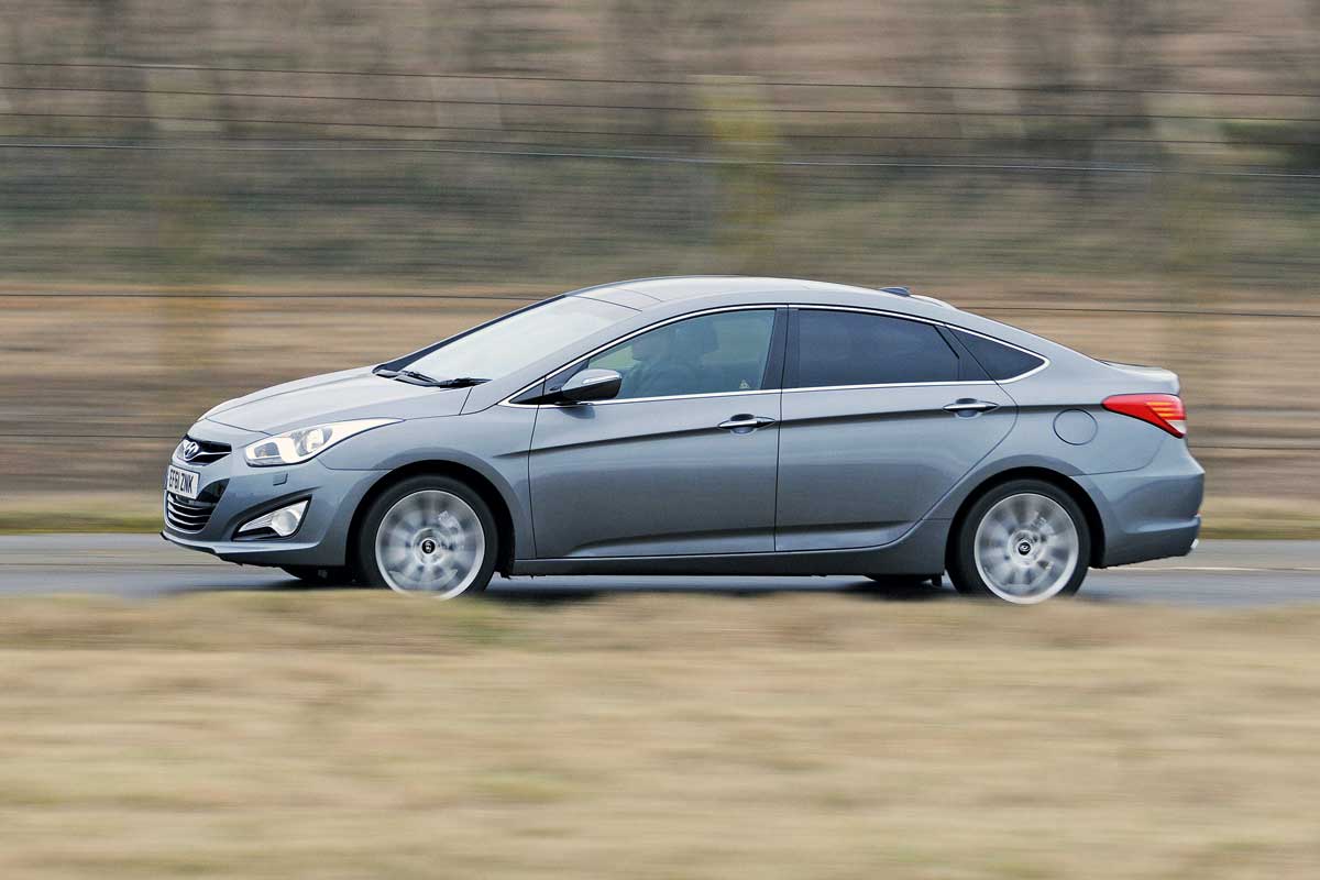 Hyundai i40 saloon panning