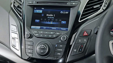 Hyundai i40 saloon centre console