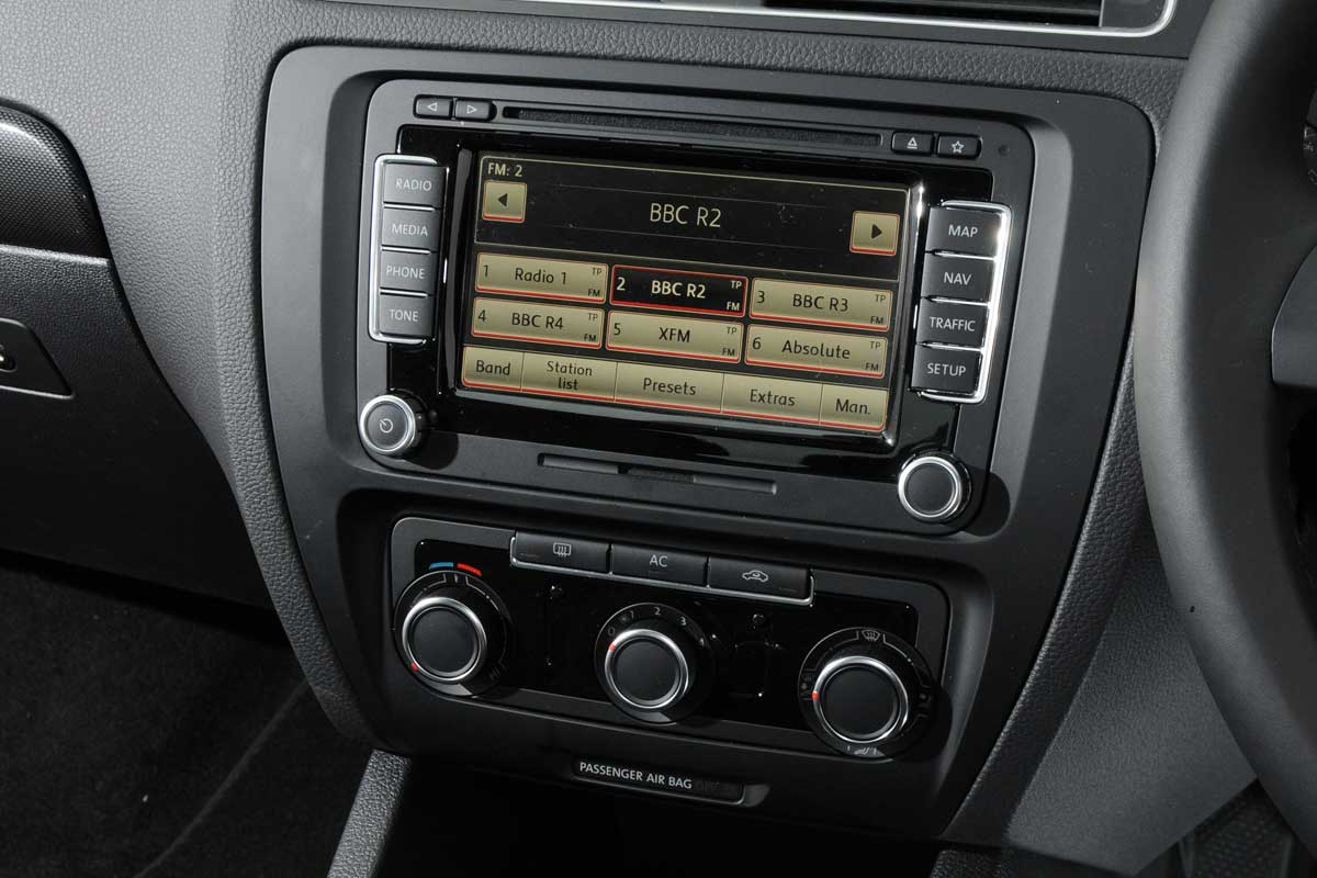 VW Jetta centre console