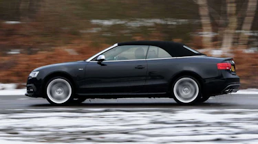 Audi S5 Cabriolet panning