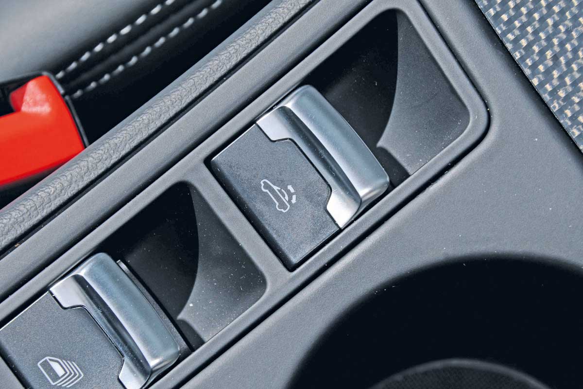 Audi S5 Cabriolet roof button