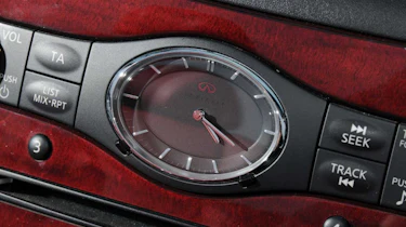 Infiniti G37 Convertible clock