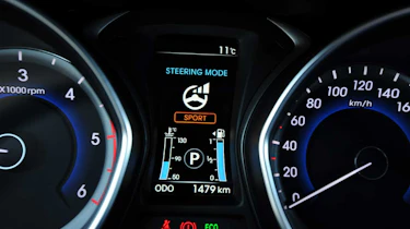 Hyundai i30 dials