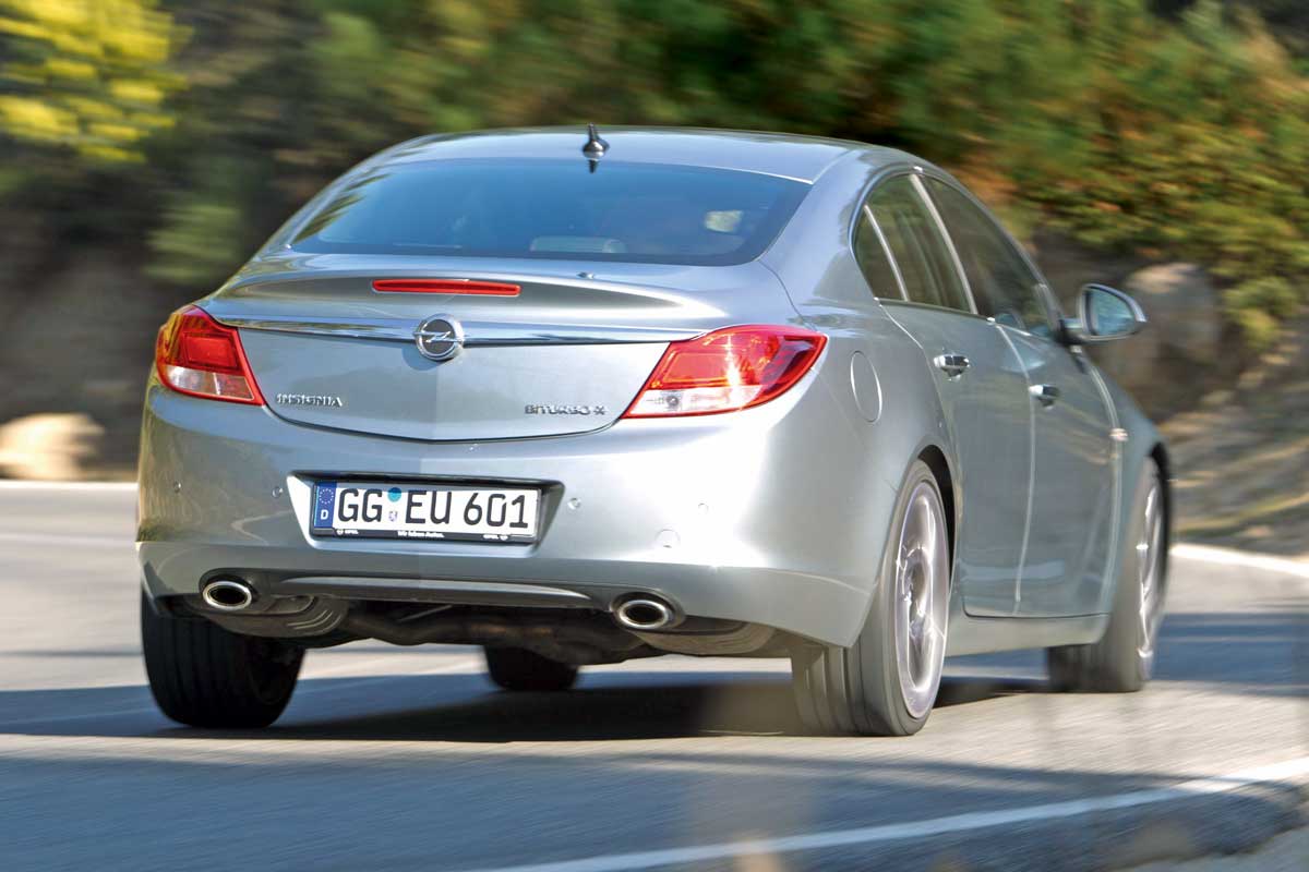 Vauxhall Insignia BiTurbo rear cornering