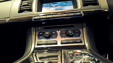 Jaguar XF centre console