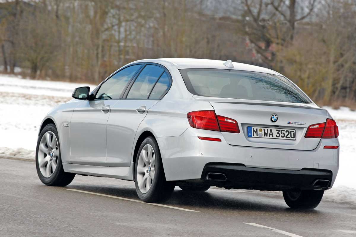 BMW M550d xDrive rear cornering