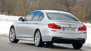 BMW M550d xDrive rear cornering