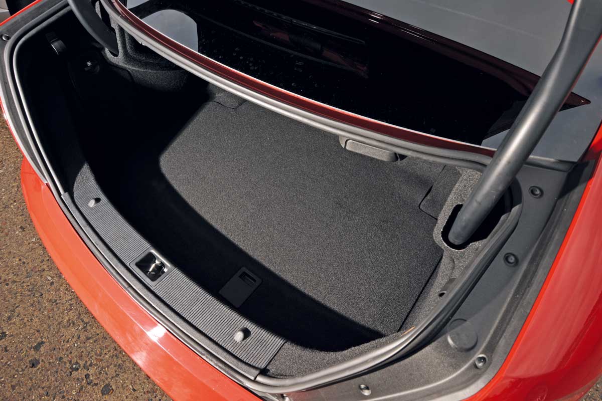 Mercedes C-Class Coupe boot