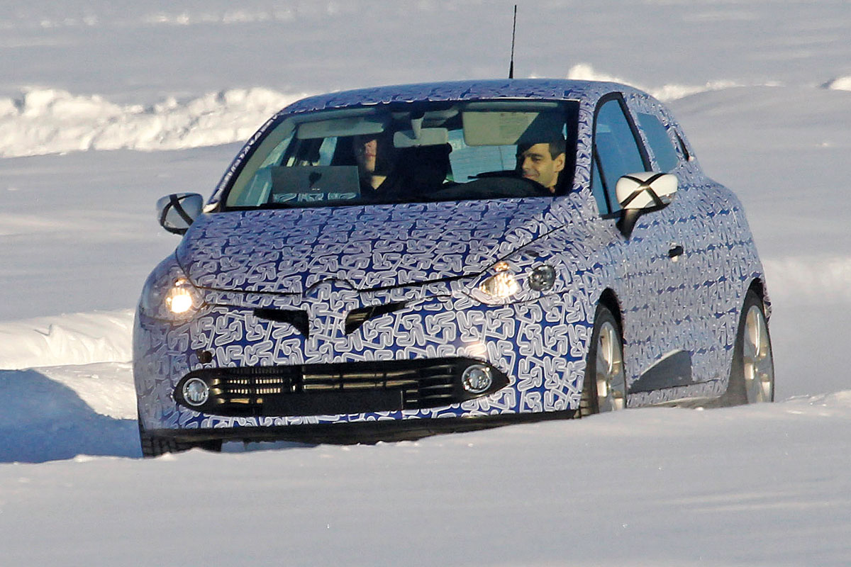 Renault Clio prototype spy picture