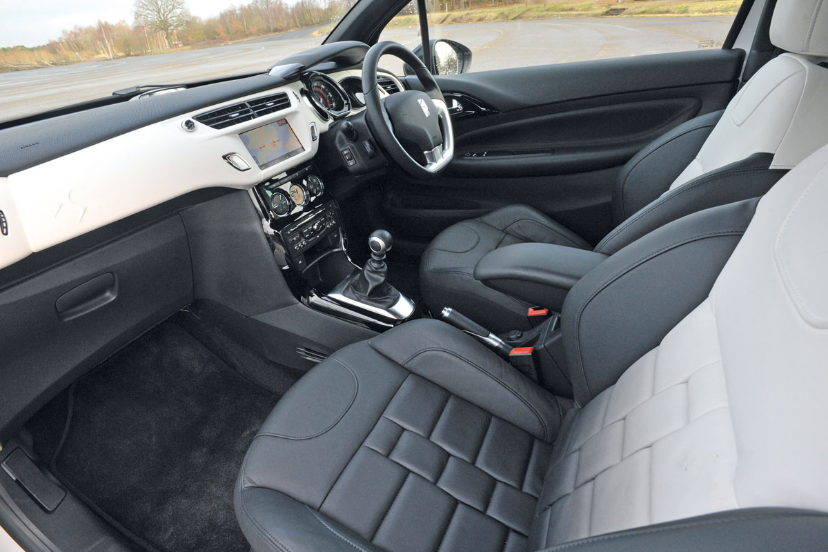 Citroen DS3 Ultra Prestige interior