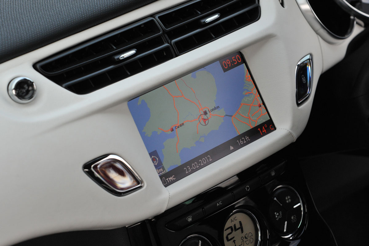 Citroen DS3 Ultra Prestige centre console