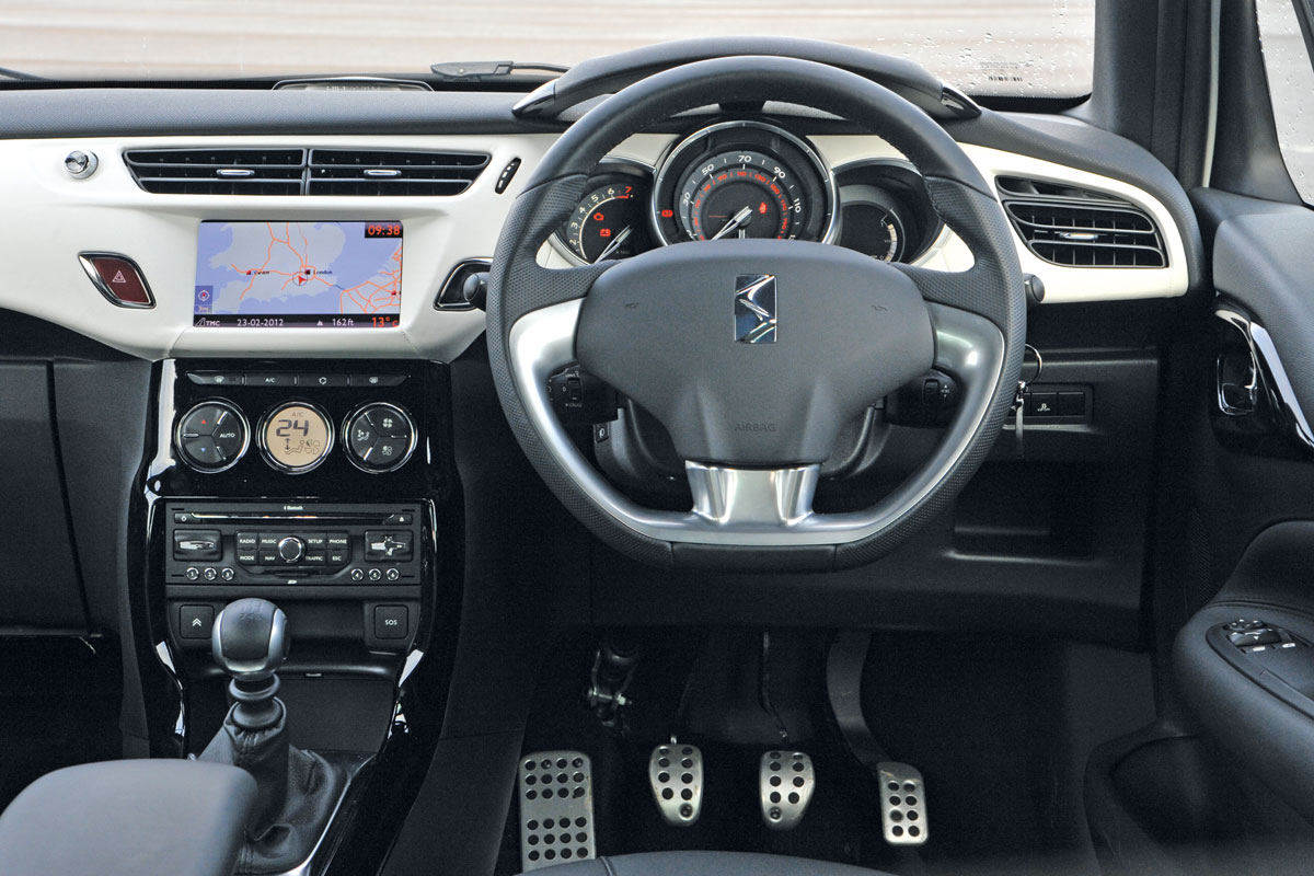 Citroen DS3 Ultra Prestige dash