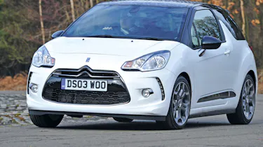 Citroen DS3 Ultra Prestige front cornering