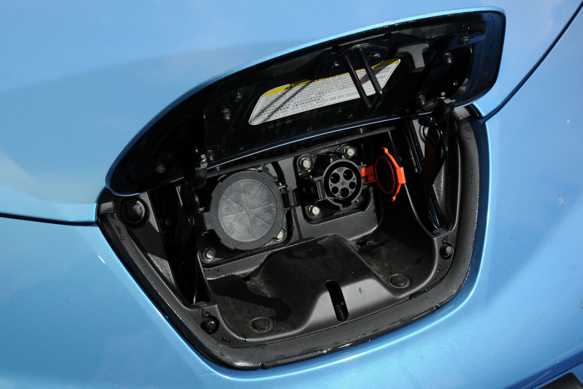 Nissan Leaf charge