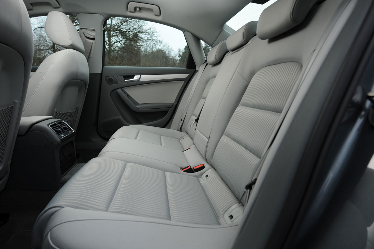Audi A4 2.0 TDI rear seats