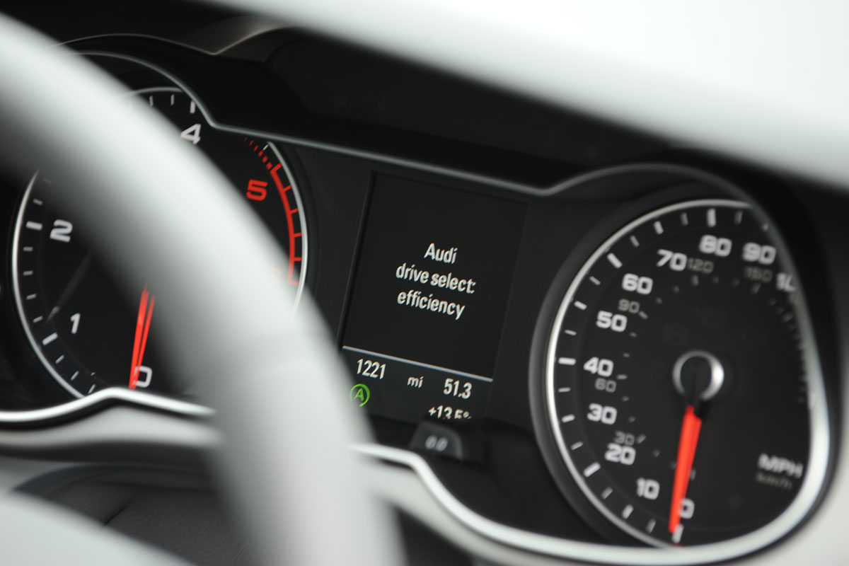 Audi A4 2.0 TDI dials