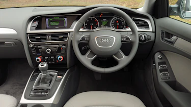 Audi A4 2.0 TDI dash