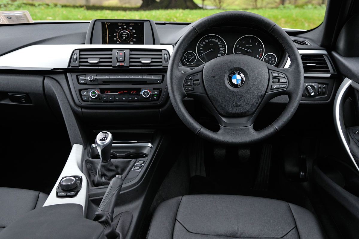 BMW 320d EfficientDynamics interior