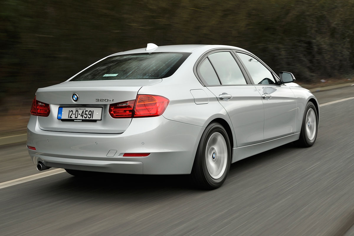 BMW 320d EfficientDynamics rear three-quarters