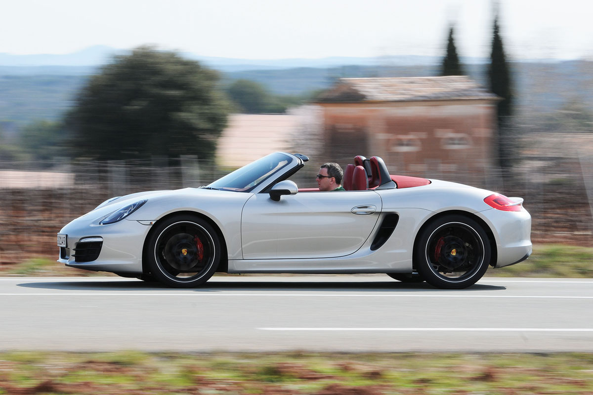 Porsche Boxster panning