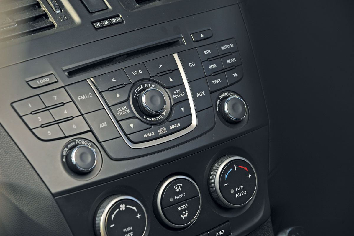 Mazda 5 centre console