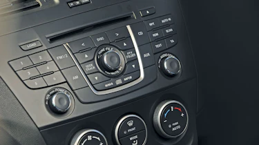 Mazda 5 centre console