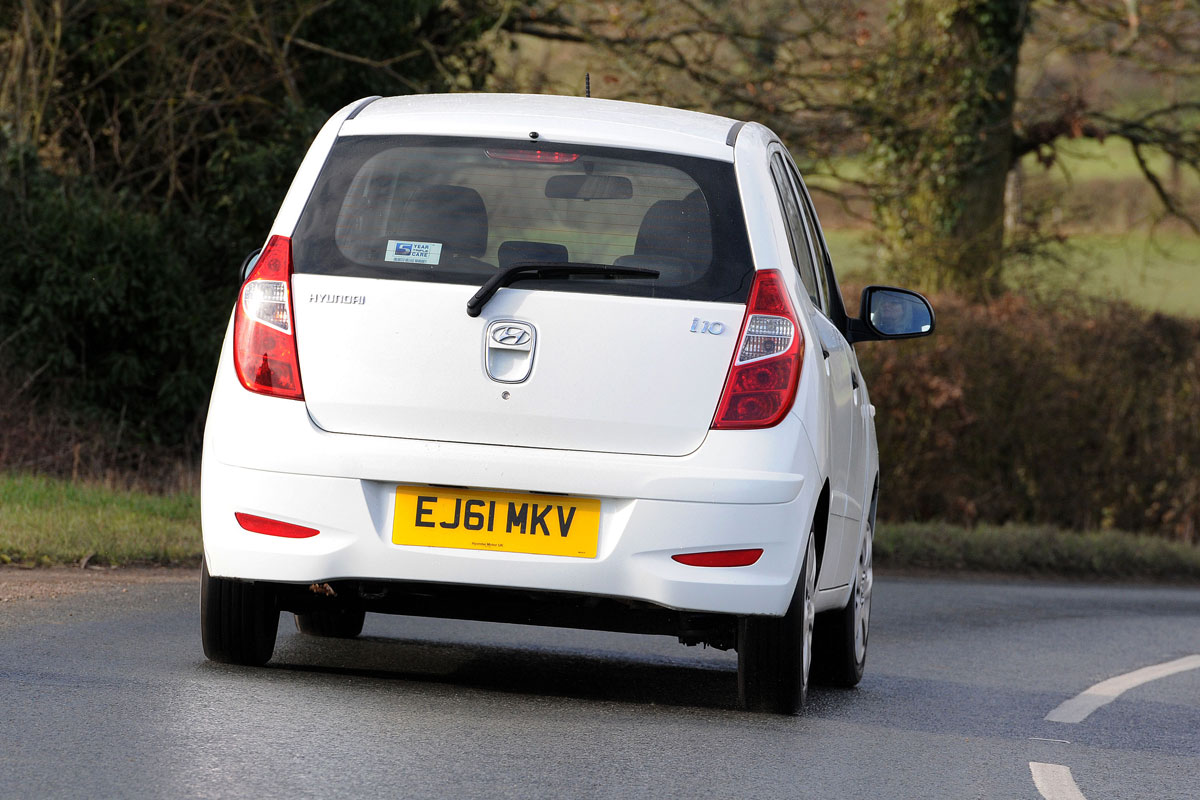 Hyundai i10 1.2 Style rear cornering