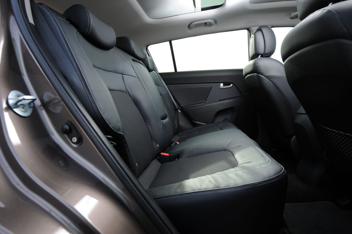 Kia Sportage 2.0 CRDi KX-3 rear seats