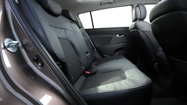 Kia Sportage 2.0 CRDi KX-3 rear seats