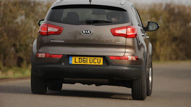 Kia Sportage 2.0 CRDi KX-3 rear cornering