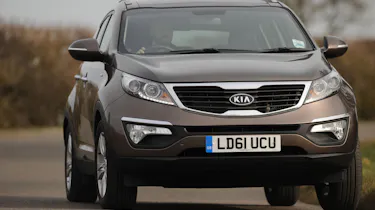 Kia Sportage 2.0 CRDi KX-3 front cornering