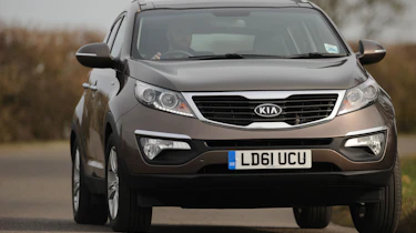Kia Sportage 2.0 CRDi KX-3 front cornering