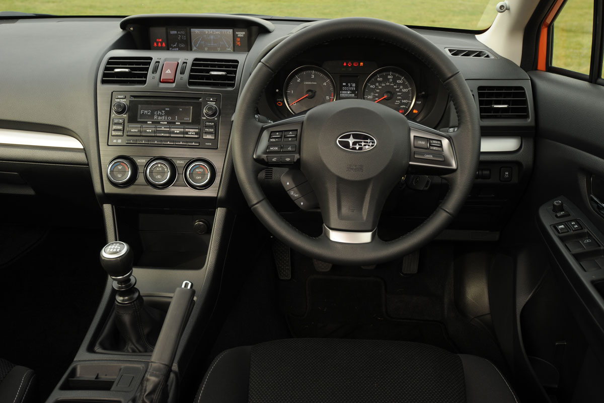 Subaru XV 2.0D SE dash