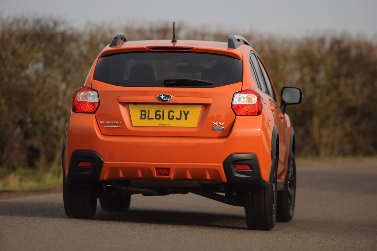 Subaru XV 2.0D SE rear cornering