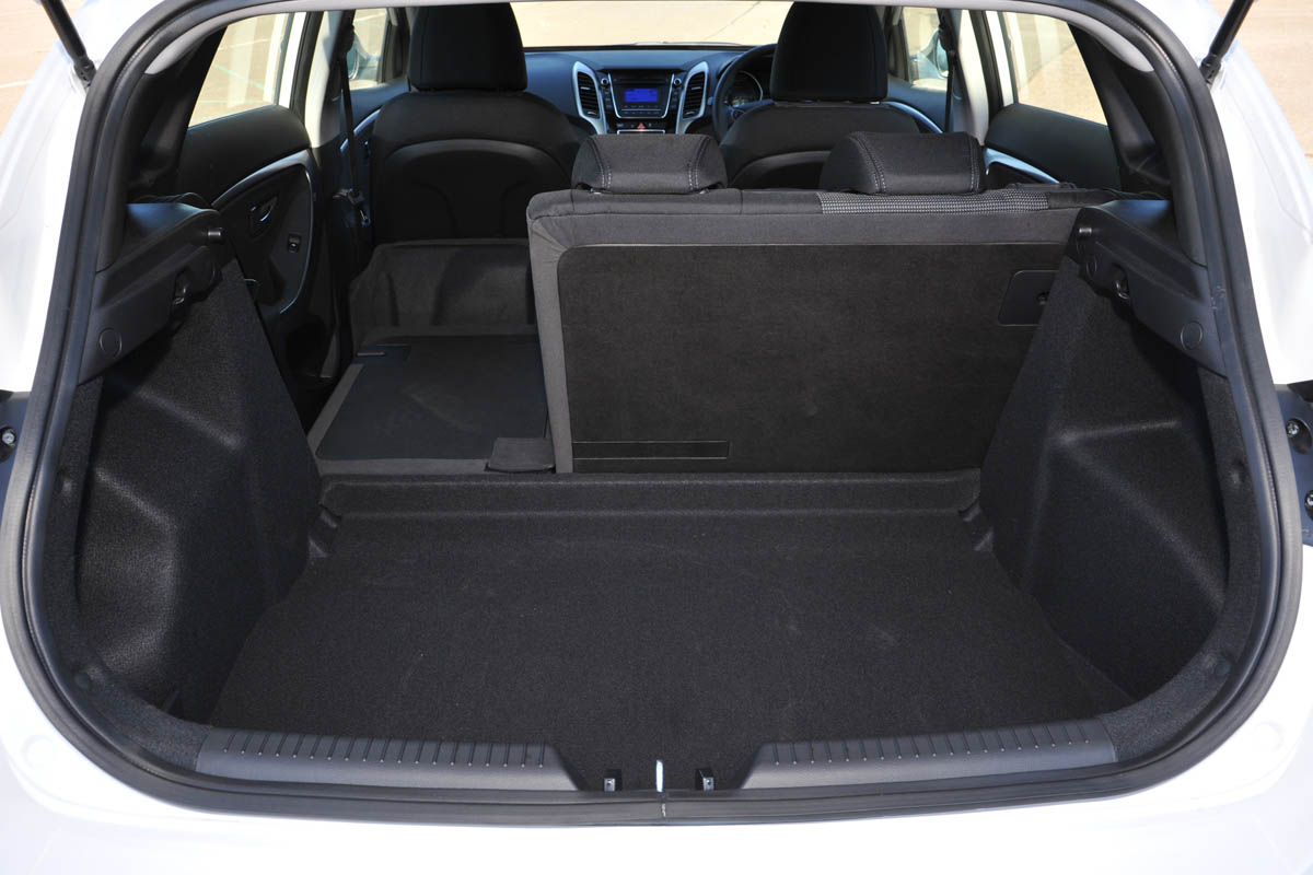 Hyundai i30 boot
