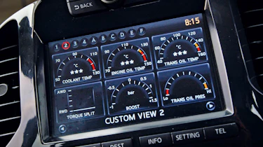 Nissan Juke-R vs GT-R GTR computer