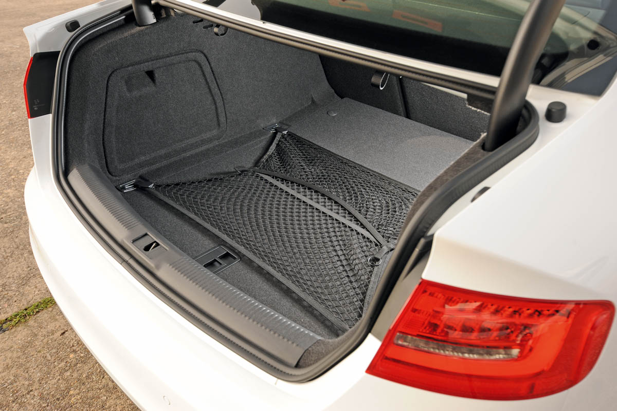 Audi A4 2.0 TDI S line boot