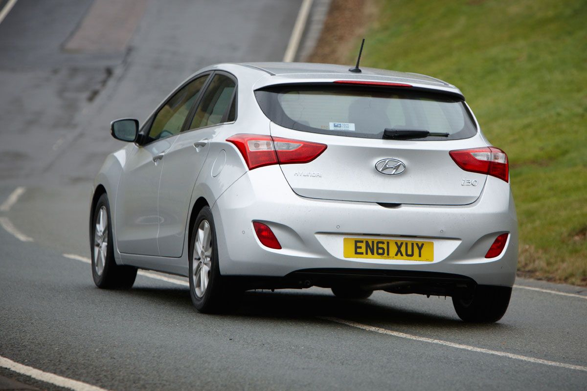 Hyundai i30 rear cornering