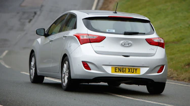 Hyundai i30 rear cornering