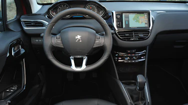 Peugeot 208 1.6 VTi Allure interior