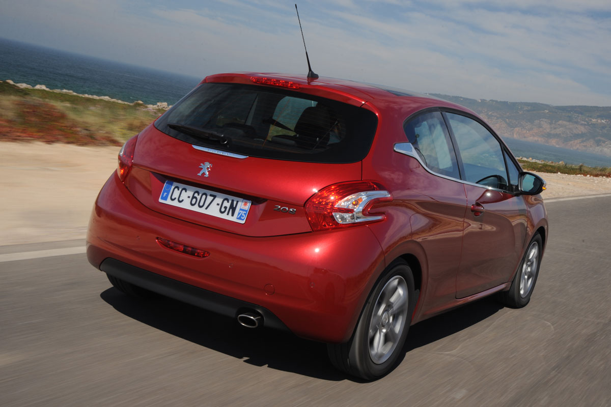 Peugeot 208 1.6 VTi Allure rear tracking