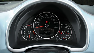 Volkswagen Beetle 1.2 TSI dials