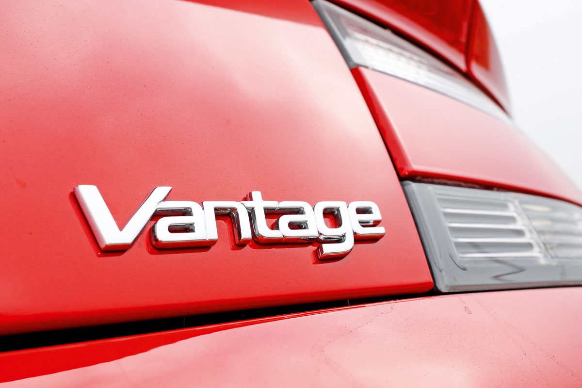 Aston Martin V8 Vantage badge