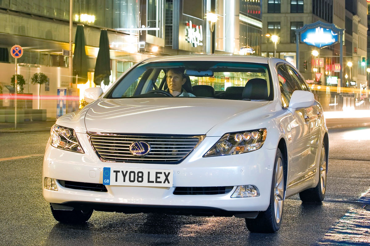 Lexus LS